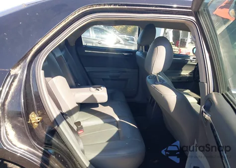 2005 Chrysler 300 Touring z USA, uszkodzony, nr VIN 2C3JA53G45H620557